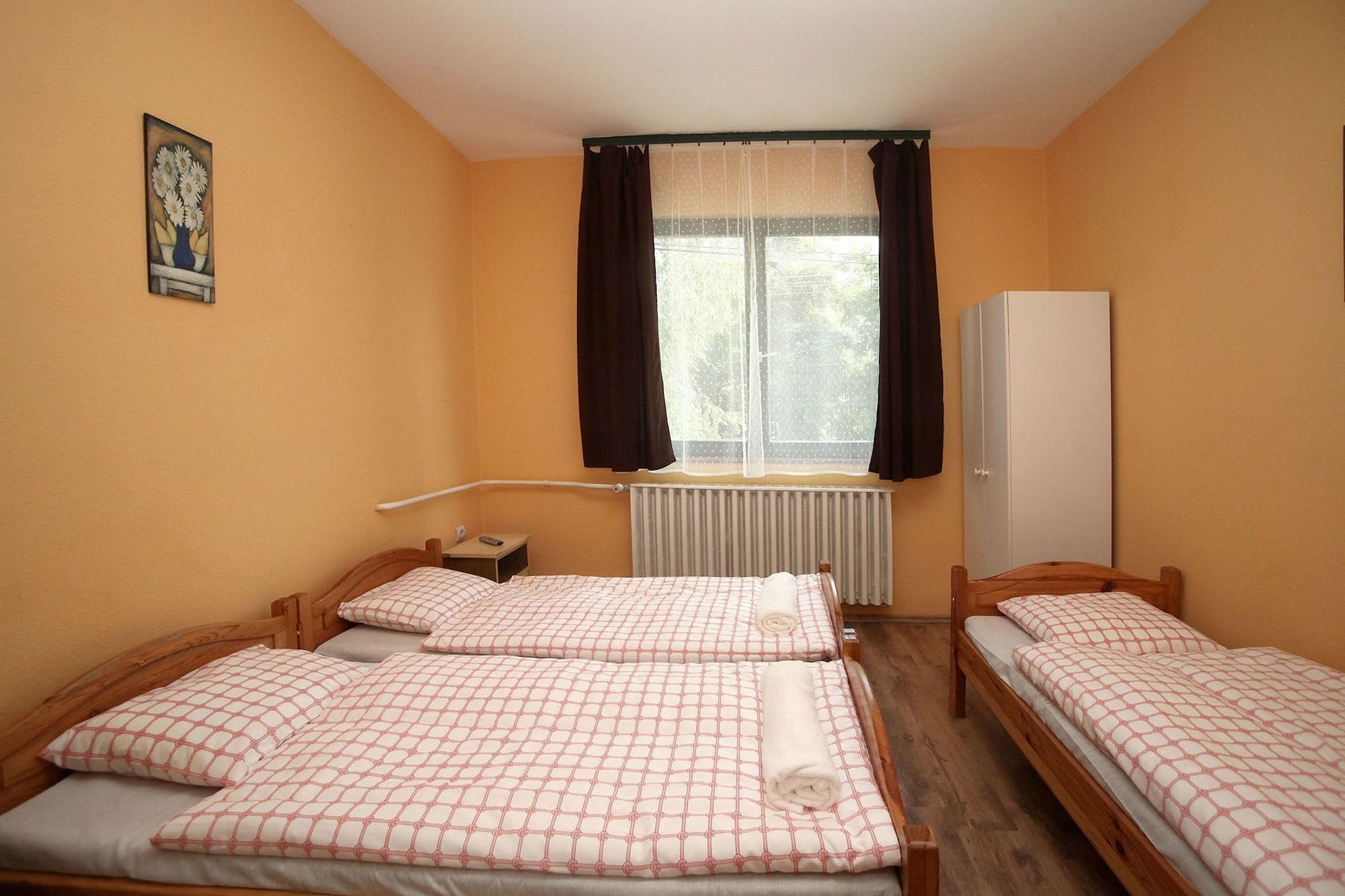 Bed and Breakfast Csillagtura Panzio Эгер Экстерьер фото