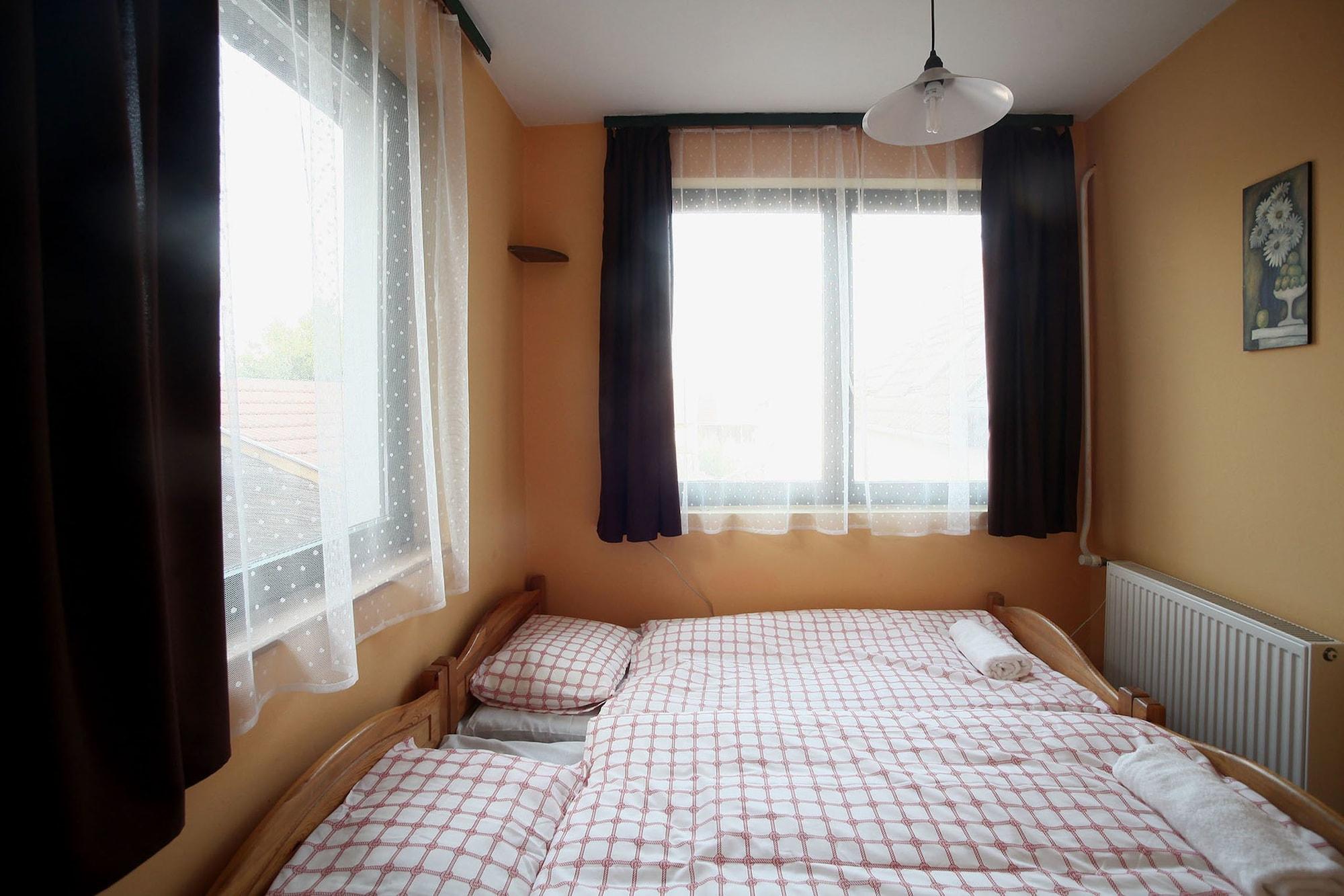 Bed and Breakfast Csillagtura Panzio Эгер Экстерьер фото