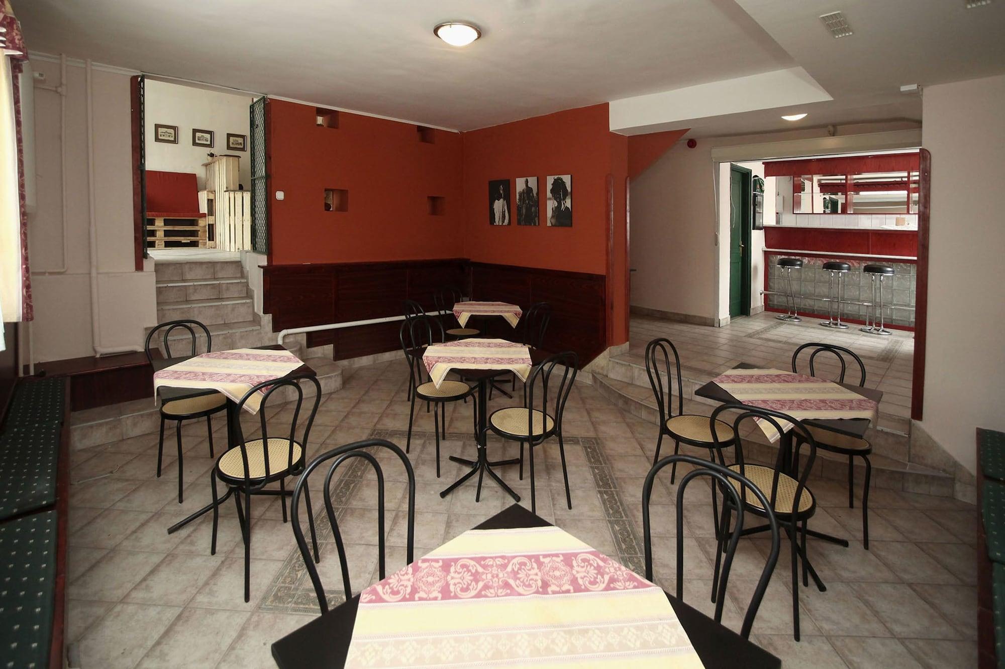 Bed and Breakfast Csillagtura Panzio Эгер Экстерьер фото