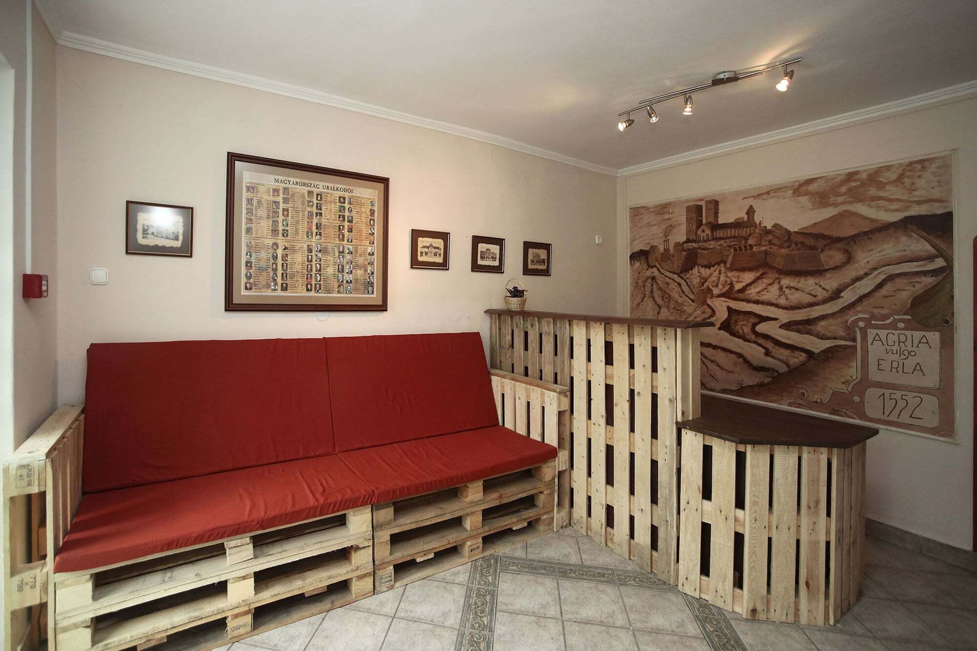 Bed and Breakfast Csillagtura Panzio Эгер Экстерьер фото